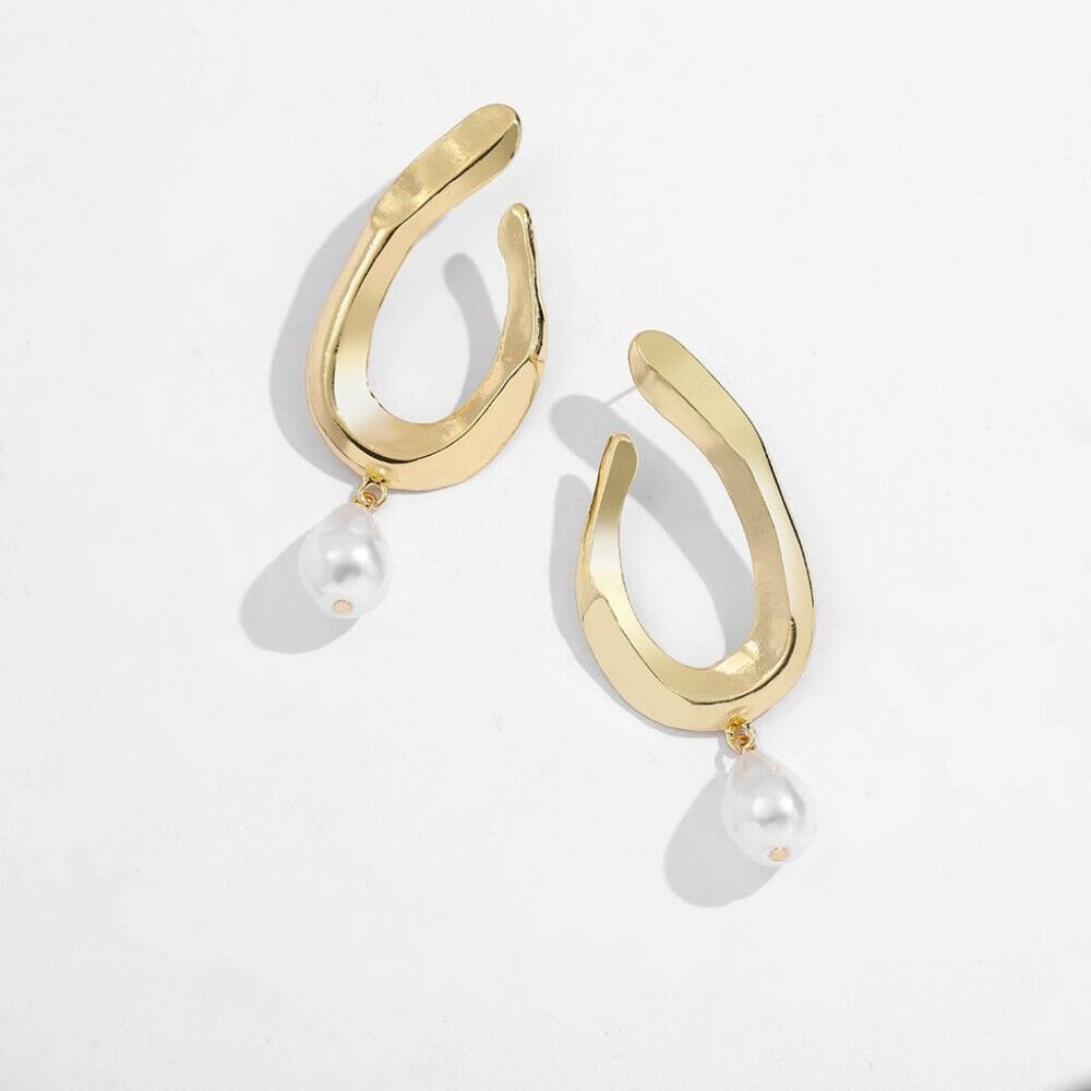 Gold Contemporary Pearl Oval Retro Drop Earrings